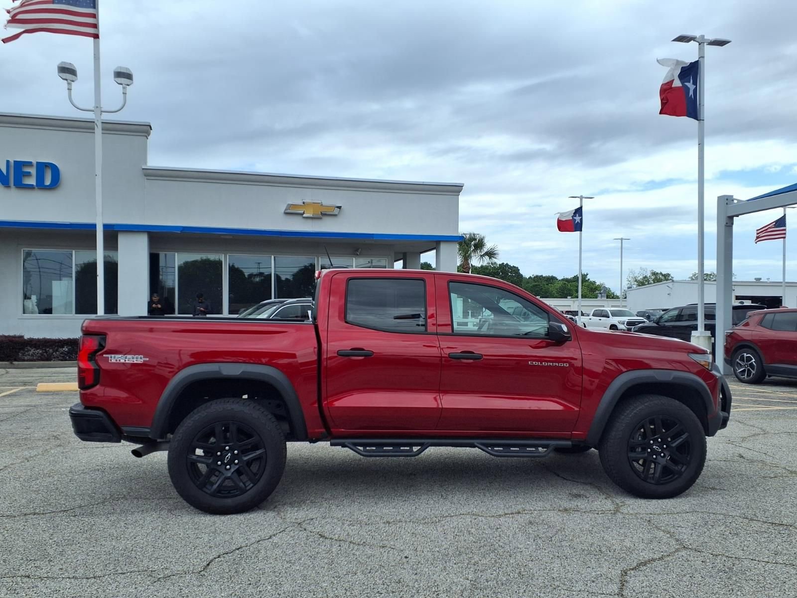 Used 2025 Chevrolet Colorado Trail Boss w/ Off-Road Front Bumper Package image 21