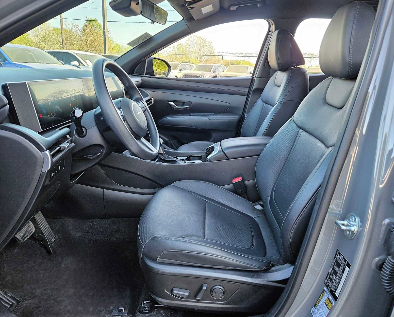 Used 2025 Hyundai Santa Cruz SEL image 13