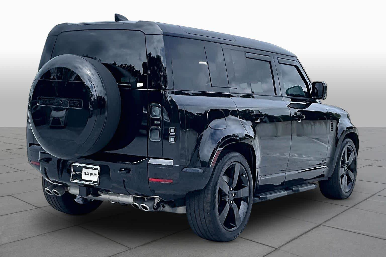 Used 2026 Land Rover Defender 110 V8 AWD/4WD image 23