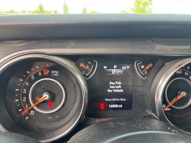 Used 2022 Jeep Gladiator Sport AWD/4WD image 13
