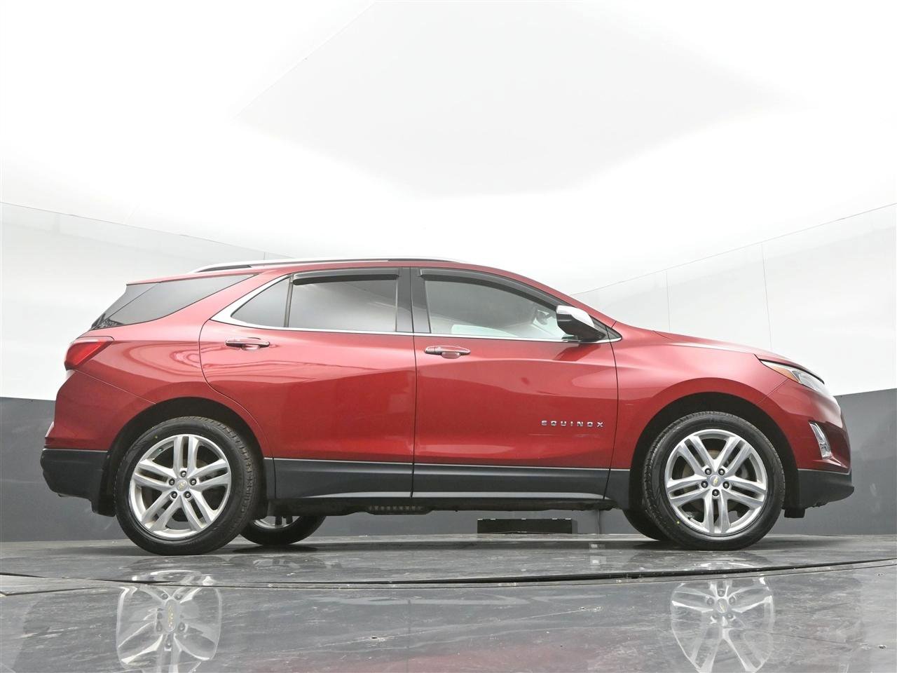 Used 2018 Chevrolet Equinox Premier AWD/4WD image 32