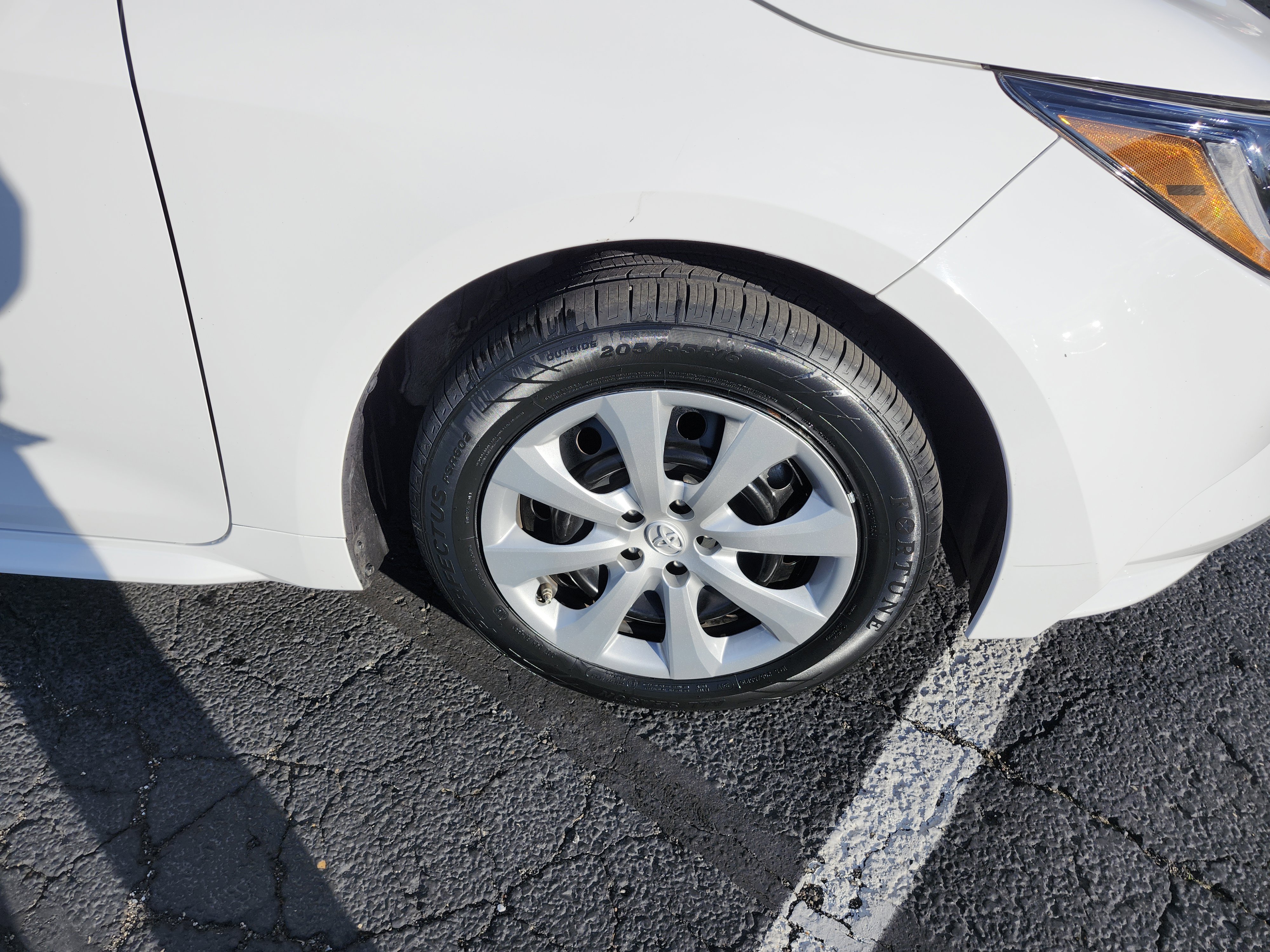 Used 2022 Toyota Corolla LE FWD image 8