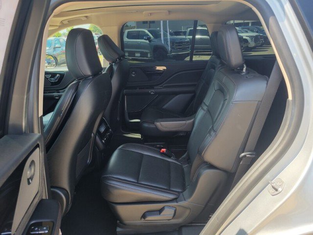 Used 2023 Lincoln Aviator Reserve image 30