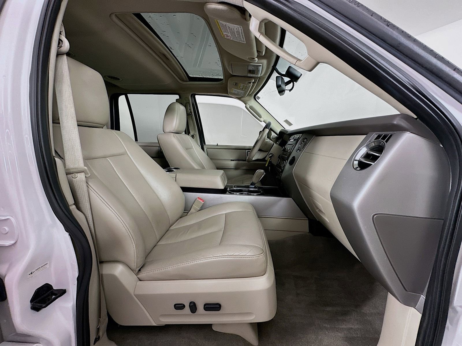 Used 2014 Ford Expedition Limited image 29