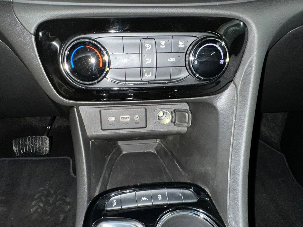 Certified 2022 Buick Encore GX Preferred image 13