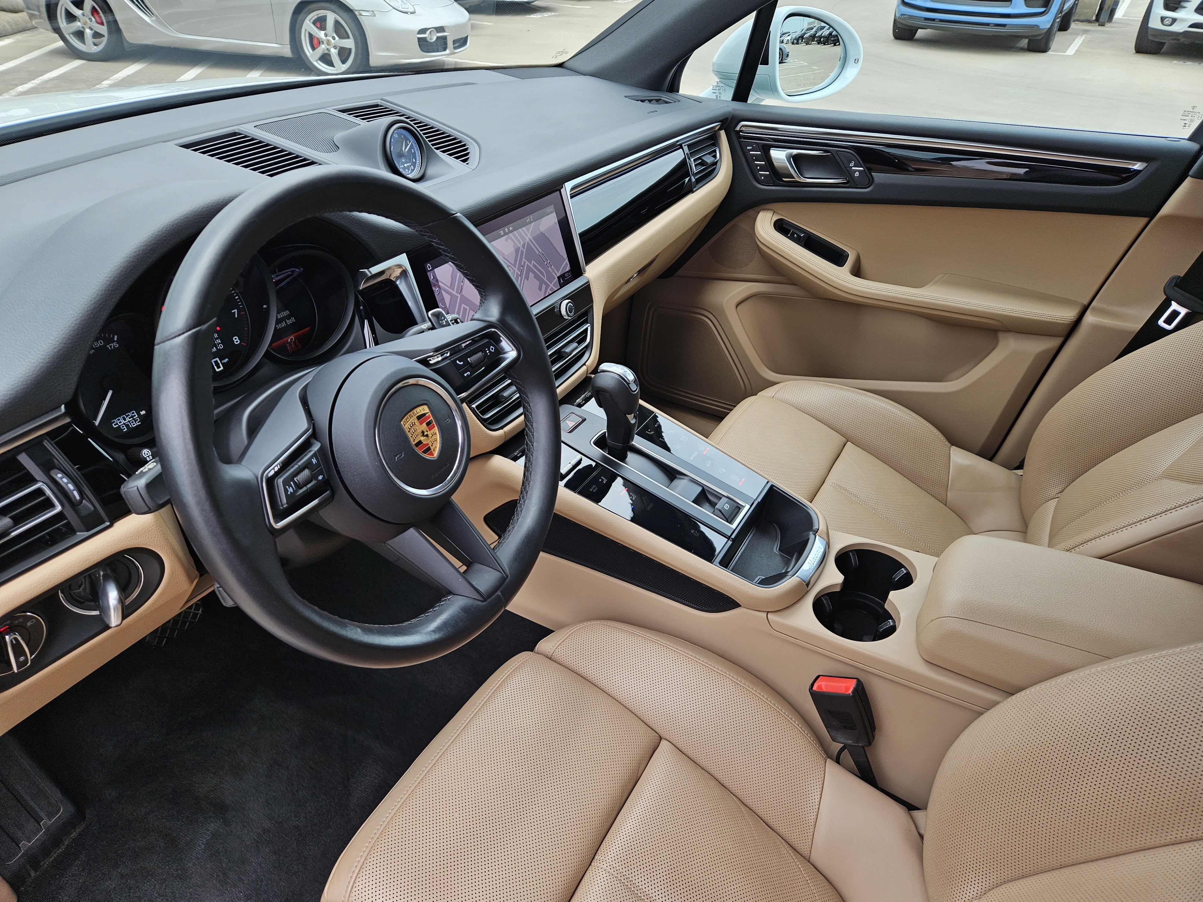 Certified 2023 Porsche Macan Turbo AWD/4WD image 4