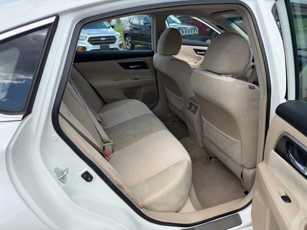 Used 2013 Nissan Altima 2.5 SV FWD image 18
