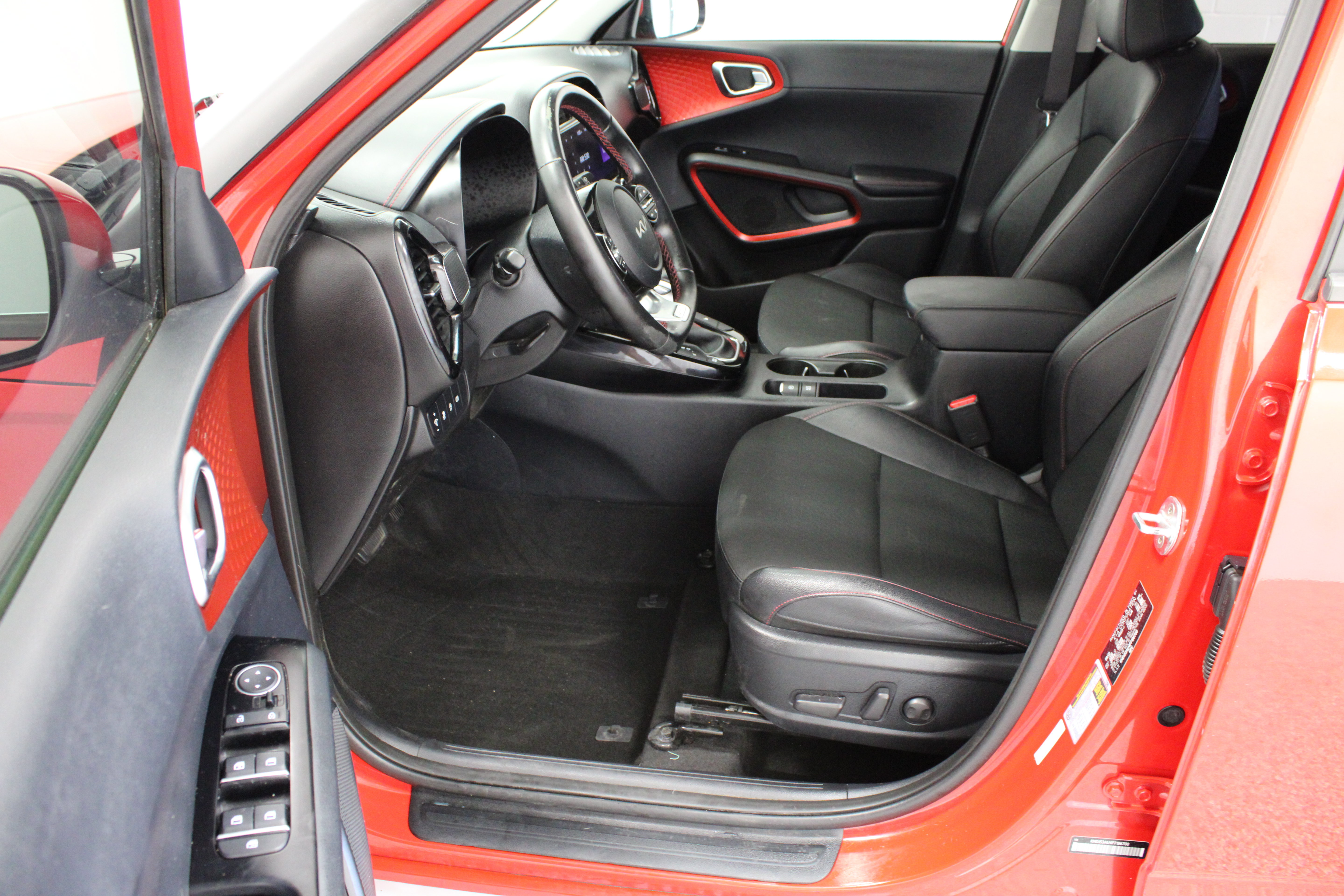 Used 2023 Kia Soul GT-Line w/ GT-Line Technology Package FWD image 14
