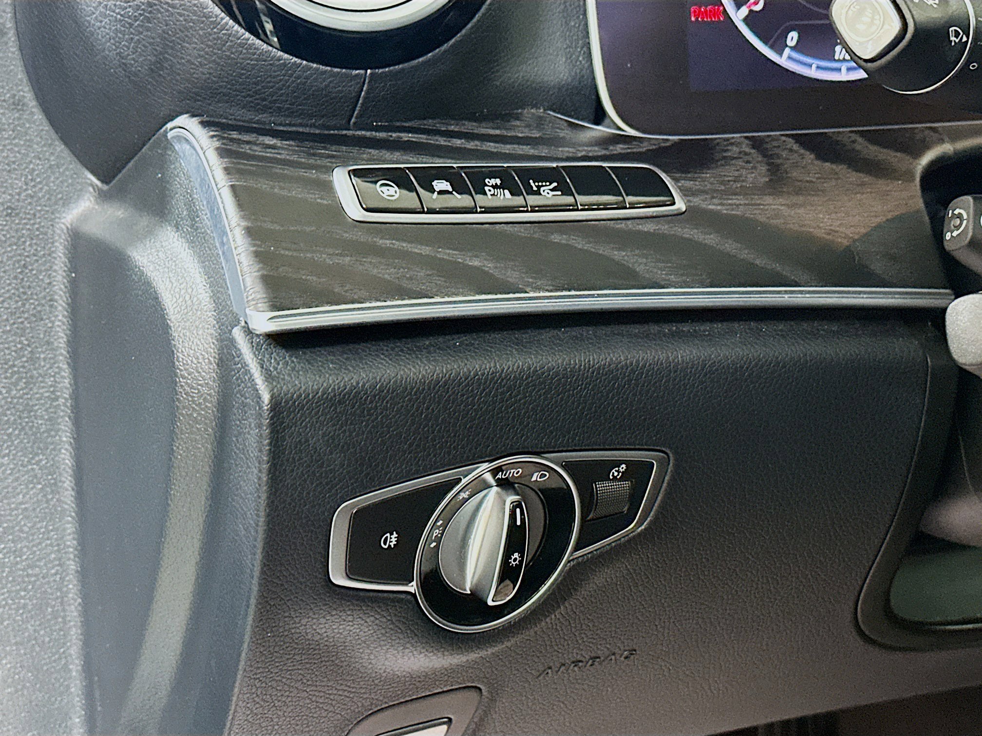 Used 2018 Mercedes-Benz E 300 4MATIC image 10