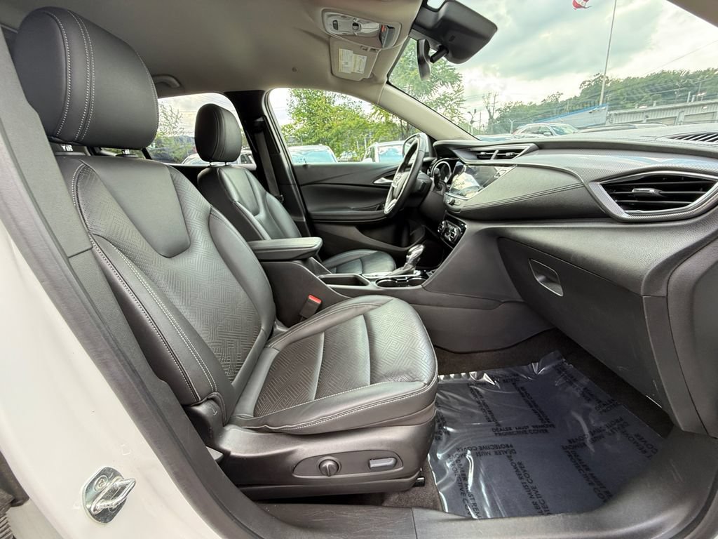Used 2023 Buick Encore GX Essence FWD image 25