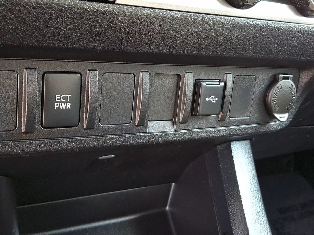 Used 2020 Toyota Tacoma SR AWD/4WD image 22