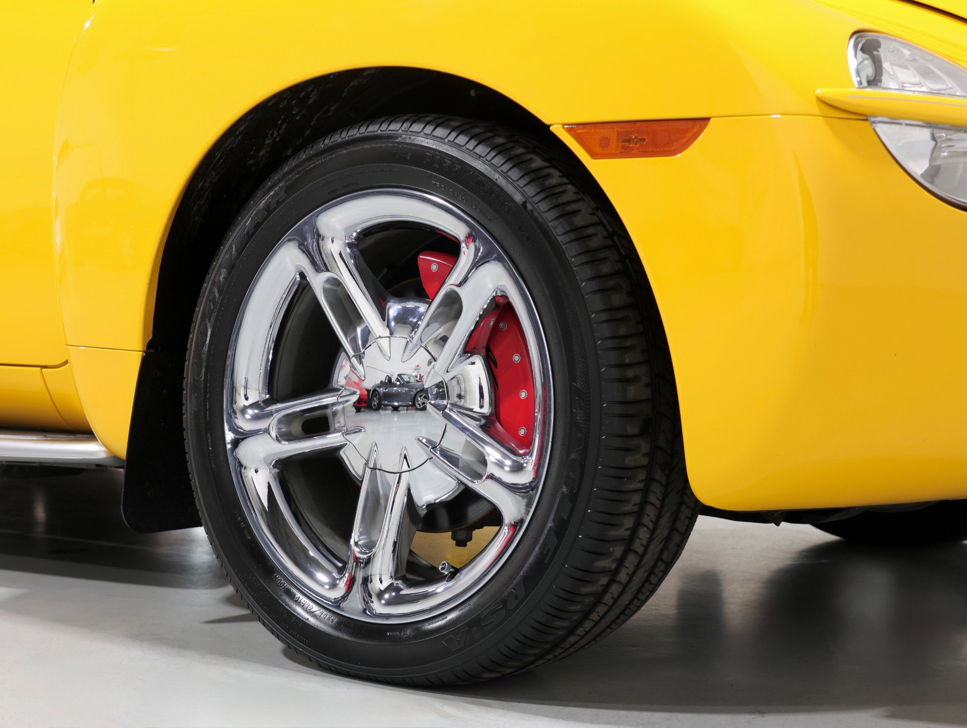 Used 2005 Chevrolet SSR 6 Speed Manual - Only 12K Mile w/ Preferred Equipment Group image 89