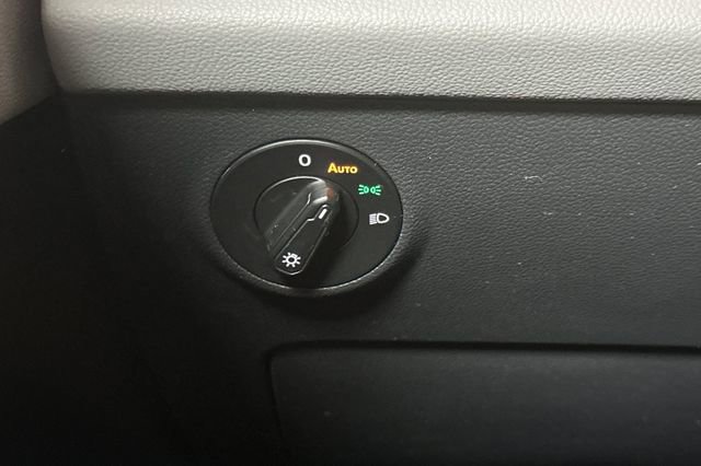 Certified 2023 Volkswagen Taos SE w/ Black Wheel Package image 34