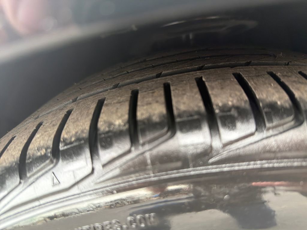 Used 2024 Ford Mustang Convertible image 26