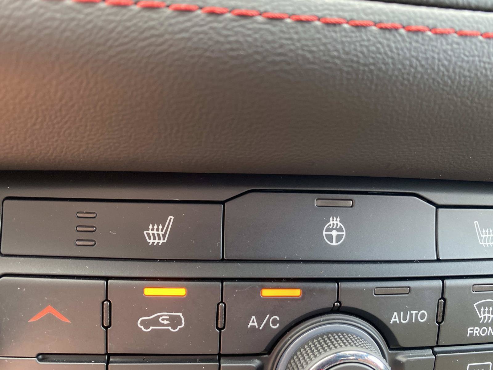 Used 2025 Dodge Durango GT RWD image 30