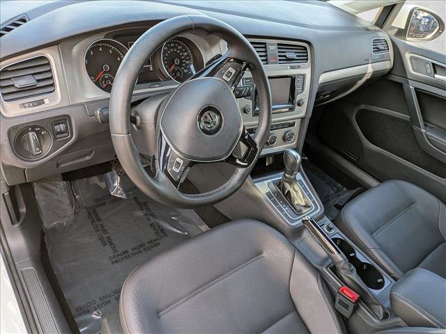 Used 2015 Volkswagen Golf S image 9