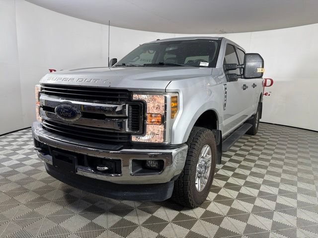 Used 2019 Ford F250 XLT w/ XLT Value Package AWD/4WD image 4