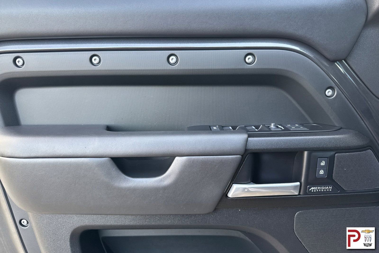 Used 2025 Land Rover Defender 110 V8 image 11