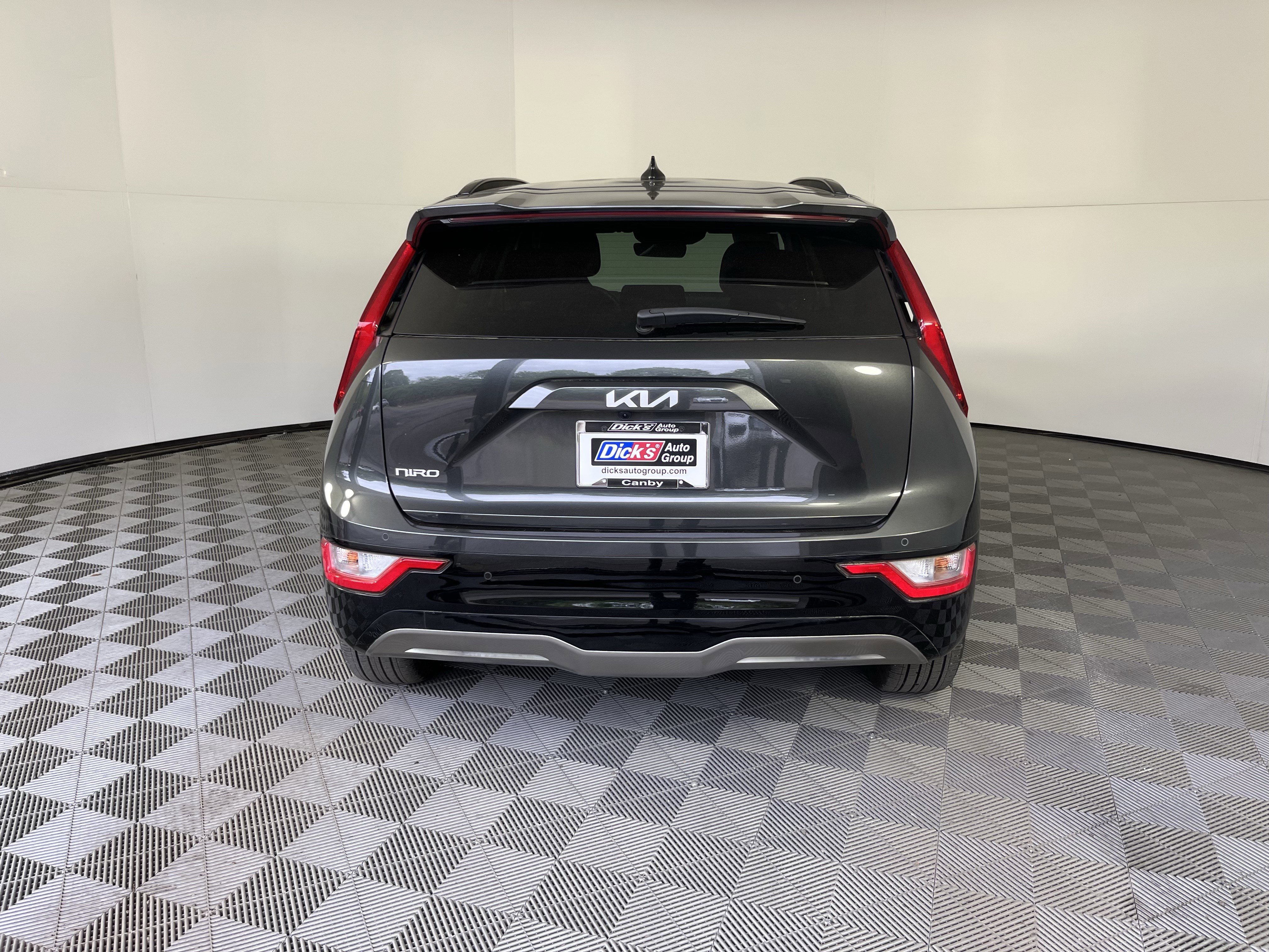 Used 2023 Kia Niro Wind w/ Wind Preserve Package FWD image 4