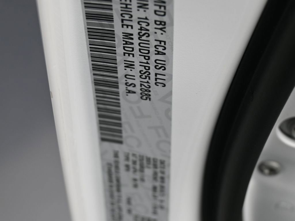 Used 2023 Jeep Wagoneer Series III w/ Preferred Equipment Group image 17