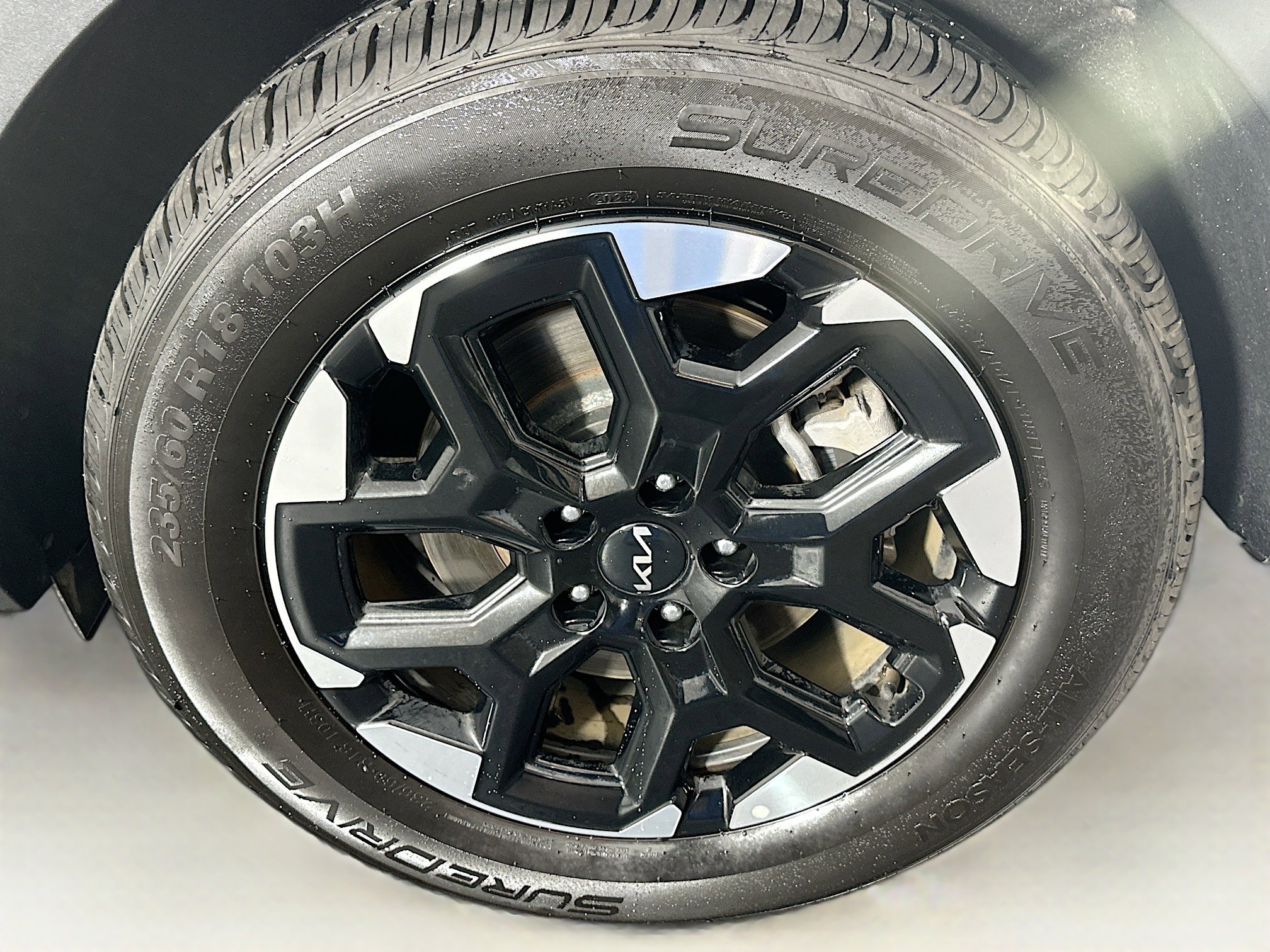 Used 2024 Kia Sorento S image 11