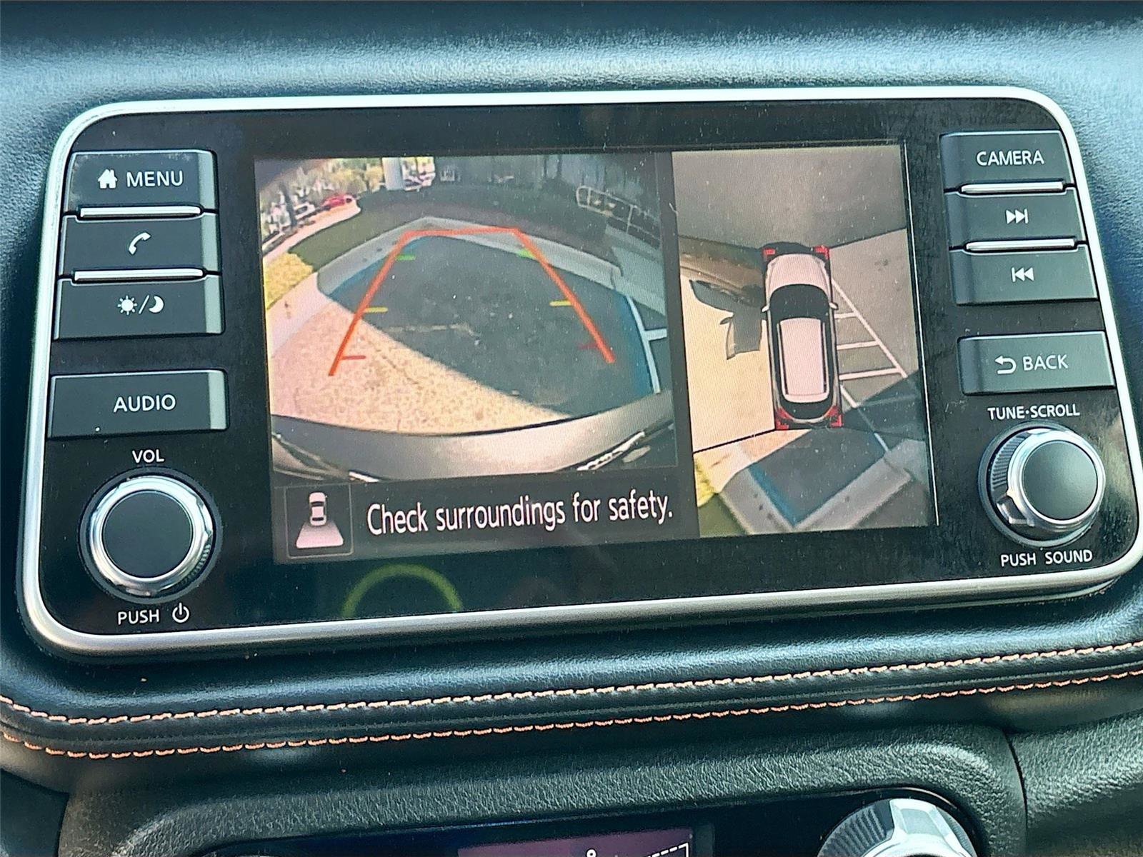 Used 2018 Nissan Kicks SR FWD image 14