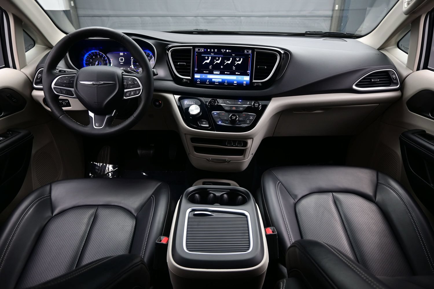 Used 2023 Chrysler Pacifica Touring-L FWD image 21