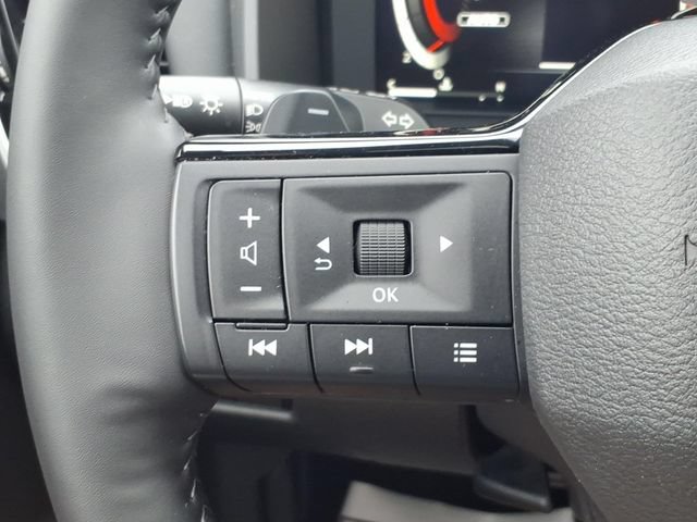 Certified 2025 Nissan Rogue Platinum w/ Tech Package AWD/4WD image 23