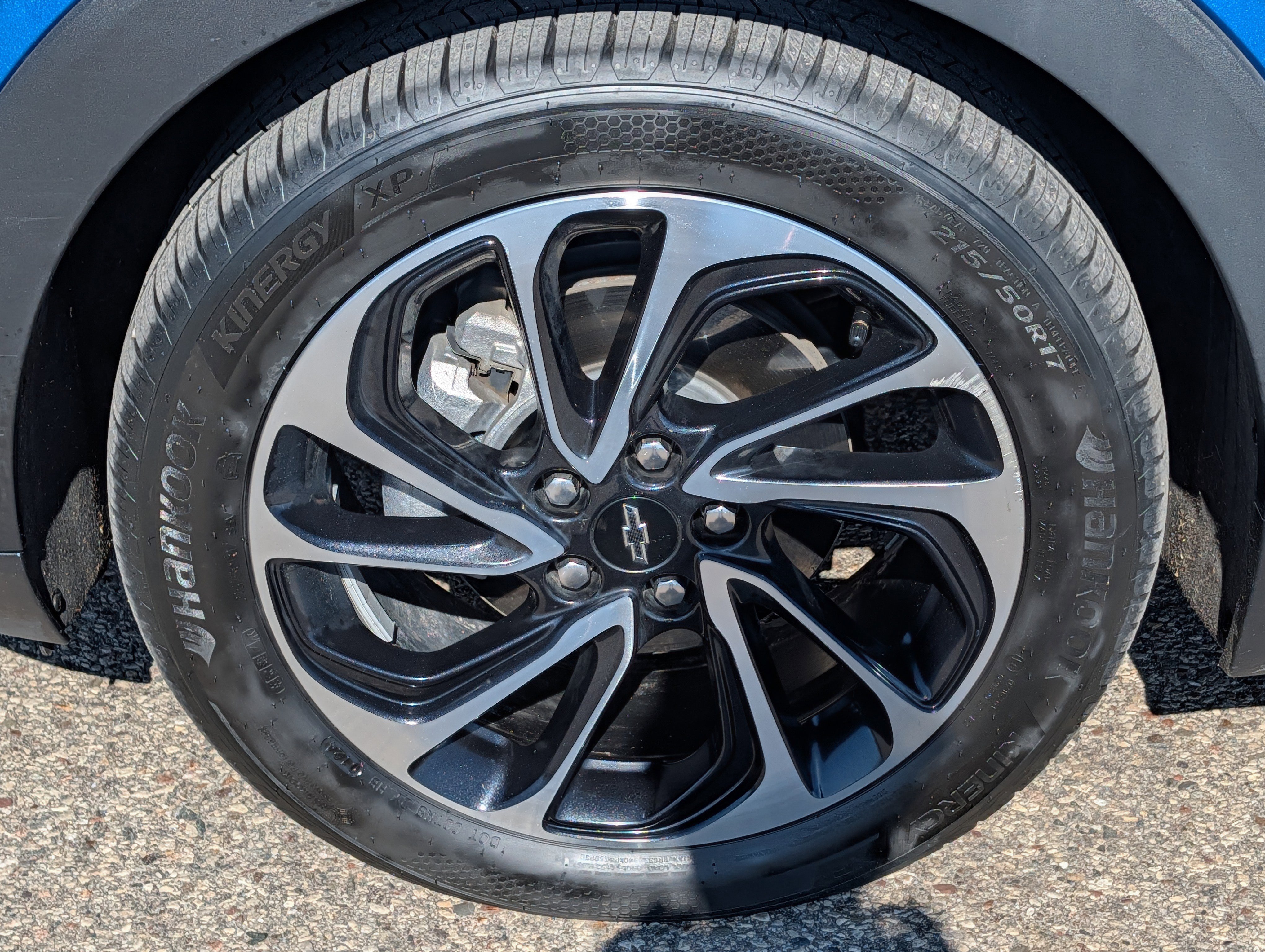 Certified 2023 Chevrolet Bolt EUV Premier w/ Sun & Sound Package FWD image 7