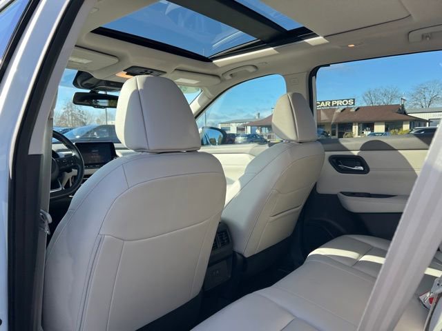 Used 2023 Nissan Rogue SL image 13