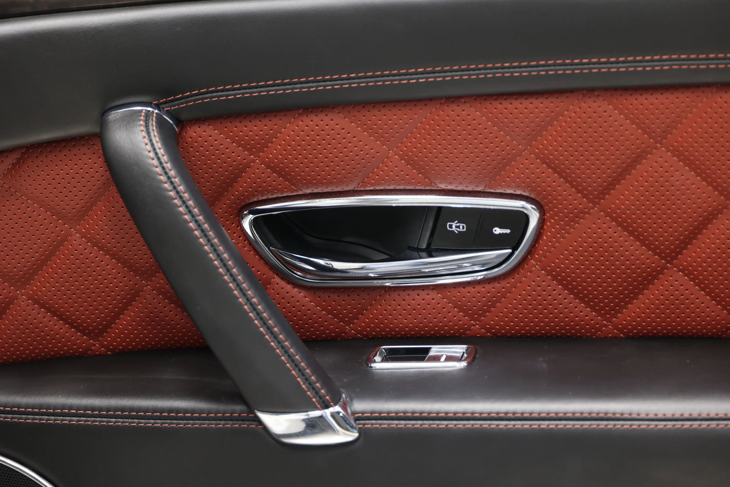 Used 2017 Bentley Flying Spur S V8 AWD/4WD image 88