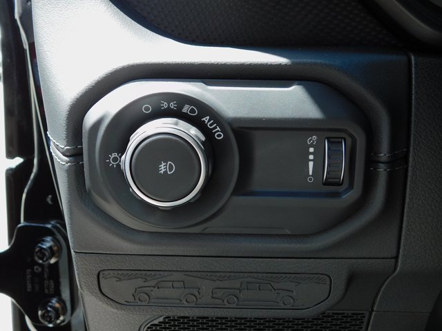 New 2025 Jeep Wrangler Unlimited Rubicon w/ Steel Bumper Group image 32