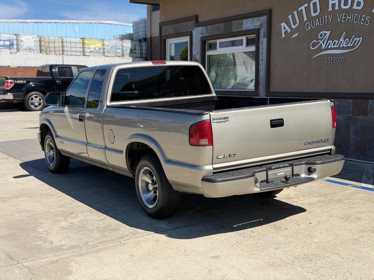Used 2000 Chevrolet S10 Pickup LS w/ Preferred Equipment Group RWD image 8