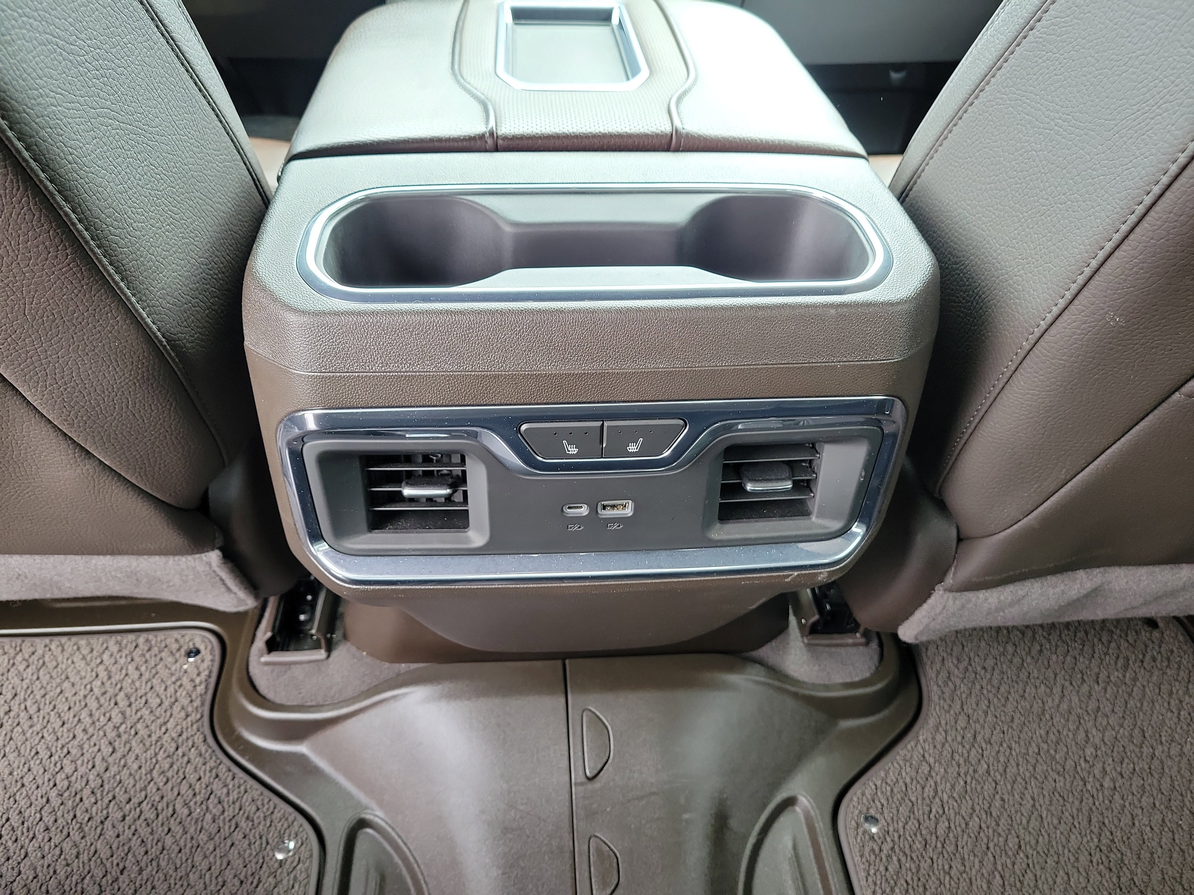 Used 2022 GMC Sierra 1500 Denali AWD/4WD image 11