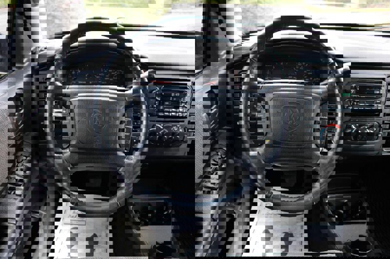 Used 2004 Dodge Dakota SLT w/ Deluxe Convenience Group image 16