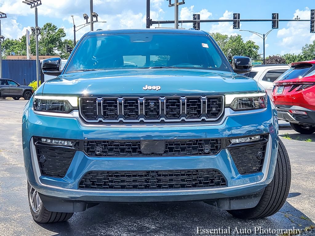 Used 2026 Jeep Grand Cherokee L Summit w/ Advanced Protech Group IV AWD/4WD image 4