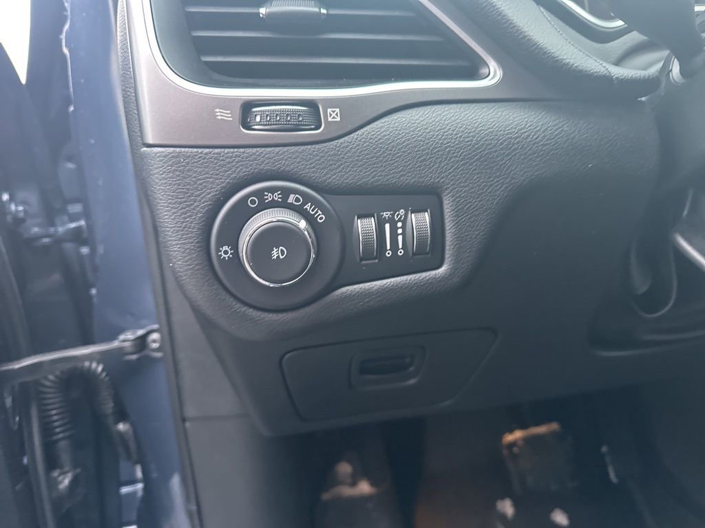 Used 2021 Jeep Cherokee Latitude Lux image 11