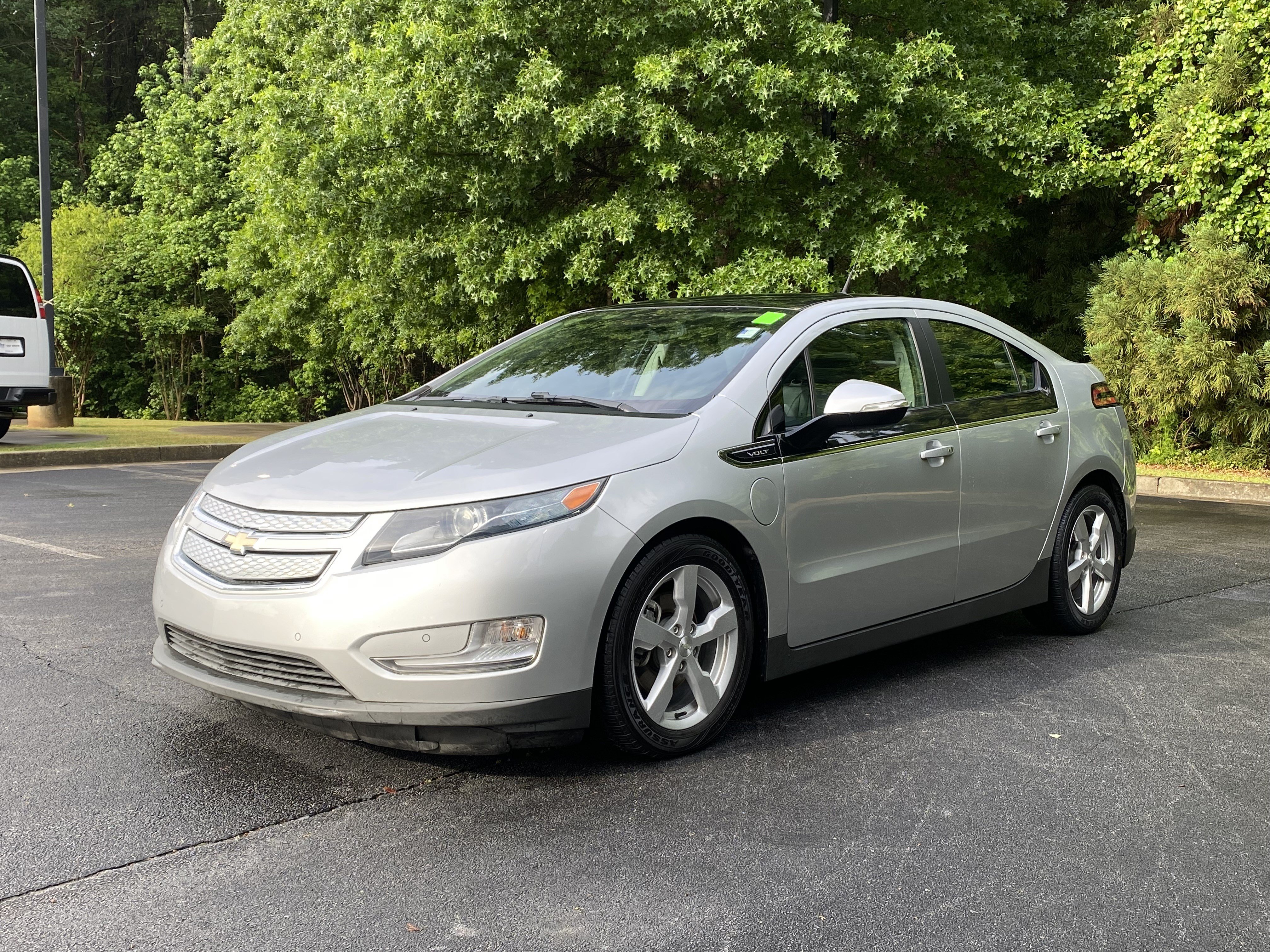 Used 2012 Chevrolet Volt Premium w/ Premium Trim Package FWD image 5