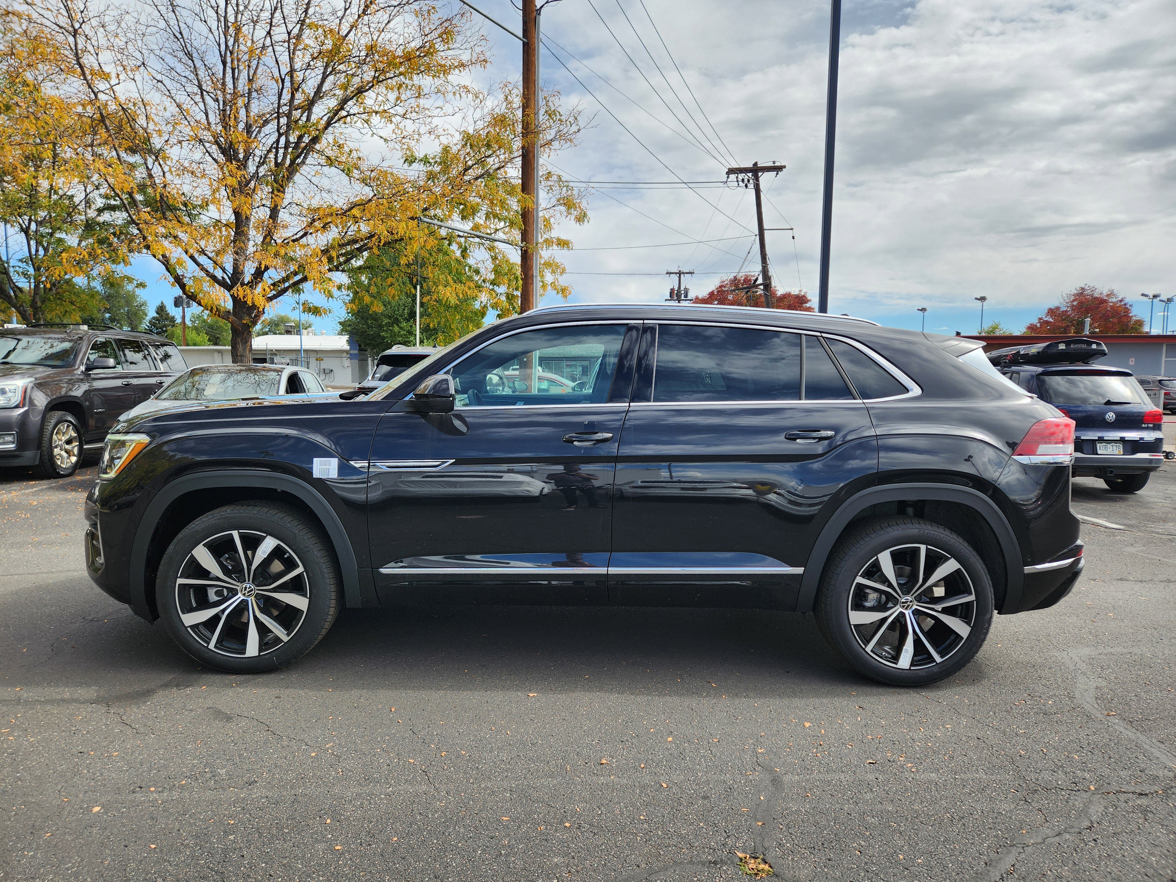 New 2025 Volkswagen Atlas Cross Sport SEL Premium R-Line image 4