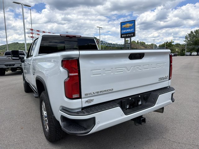 Used 2026 Chevrolet Silverado 2500 High Country w/ High Country Premium Package AWD/4WD image 6