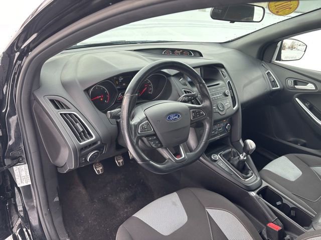 Used 2017 Ford Focus ST image 41