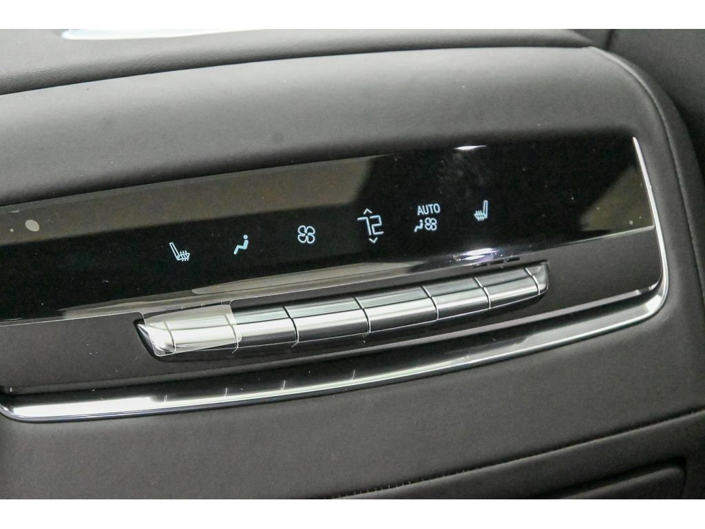 New 2026 Cadillac Escalade ESV Platinum Sport w/ LPO, ONYX Package AWD/4WD image 14