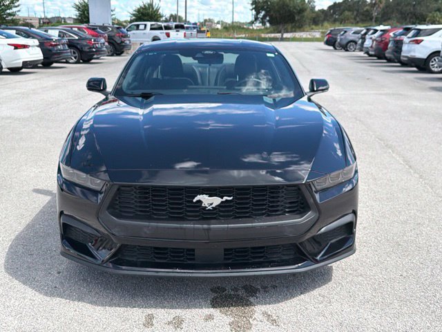 Used 2025 Ford Mustang Coupe RWD image 8