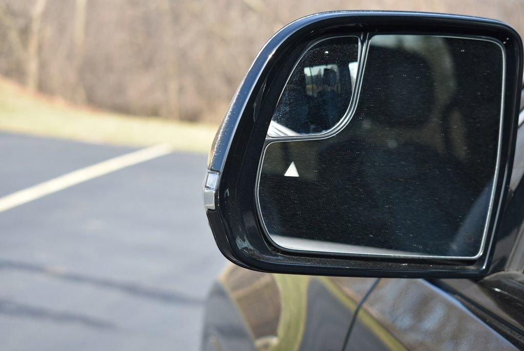 Used 2025 Jeep Wagoneer 4WD w/ Convenience Group I image 41