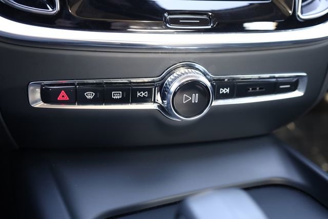 Used 2024 Volvo S60 B5 Core image 22