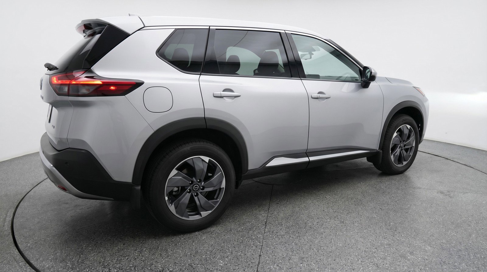 Used 2025 Nissan Rogue SV image 9