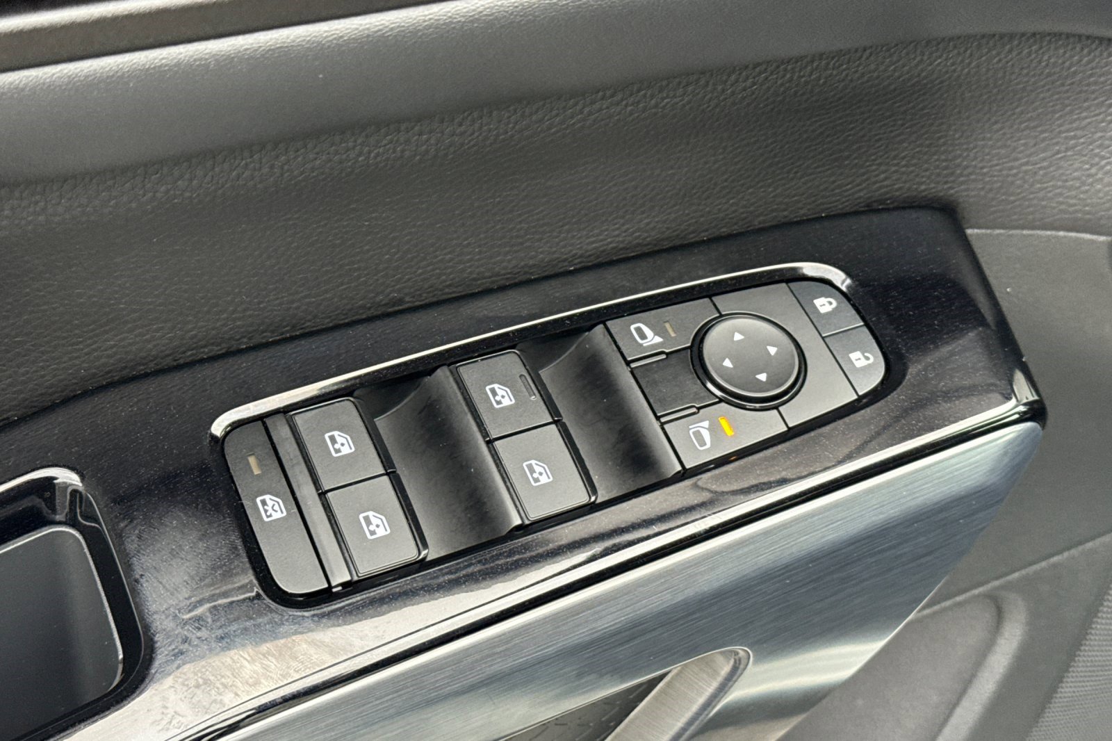 Used 2024 Nissan Pathfinder SL w/ SL Premium Package image 14