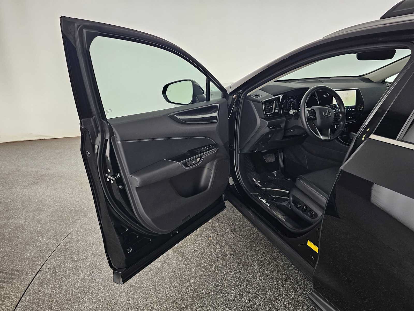 Certified 2026 Lexus NX 350h AWD w/ Accessory Package (2T) image 19