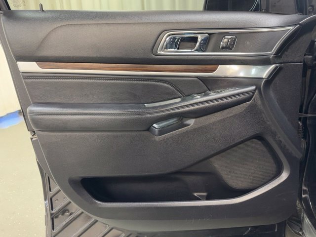 Used 2019 Ford Explorer Limited w/ Class III Trailer Tow Package AWD/4WD image 11