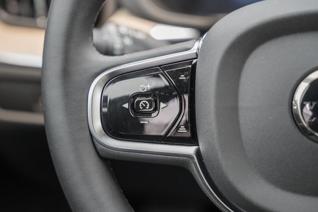 New 2026 Volvo XC60 B5 Plus w/ Protection Package Premier AWD/4WD image 29